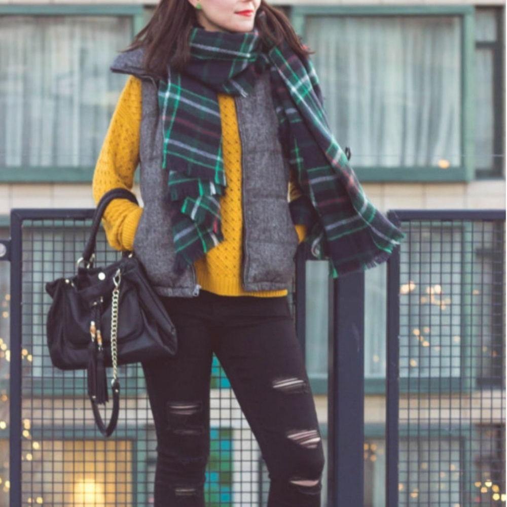 Old navy tweed puff vest (xs)